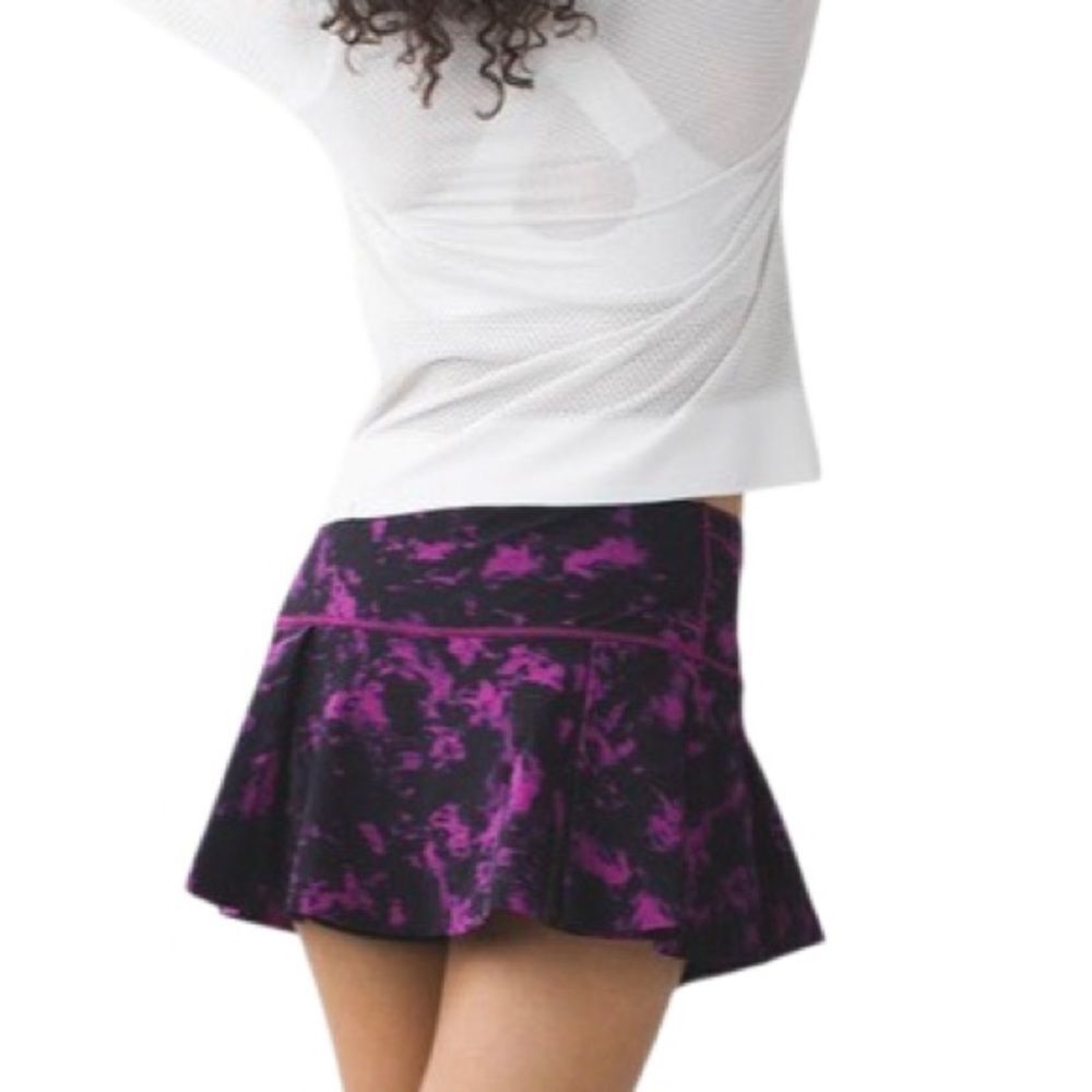 Lululemon Hit Your Stride Skirt Breezie Regal Plum Black / Black Size 10 Skort